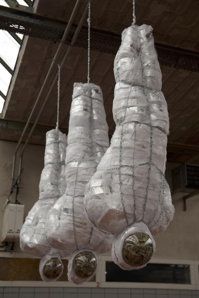 Die Botschaft II · Site-specific mixed media Installation / 250x250x80cm / DRAGONER.01 - Super Contemporary Arts Fest (Berlin) / 2023