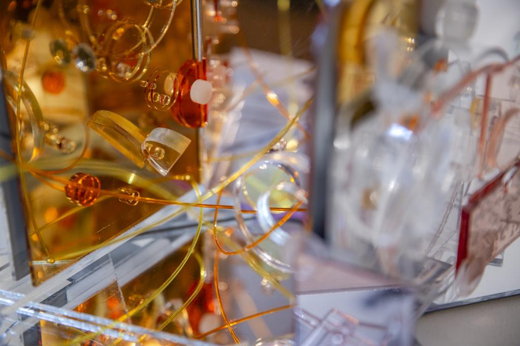 Mirror, Mirror, Go Around · 2023.06.19-06.25 | 2023 | New York | Acrylic Plastic